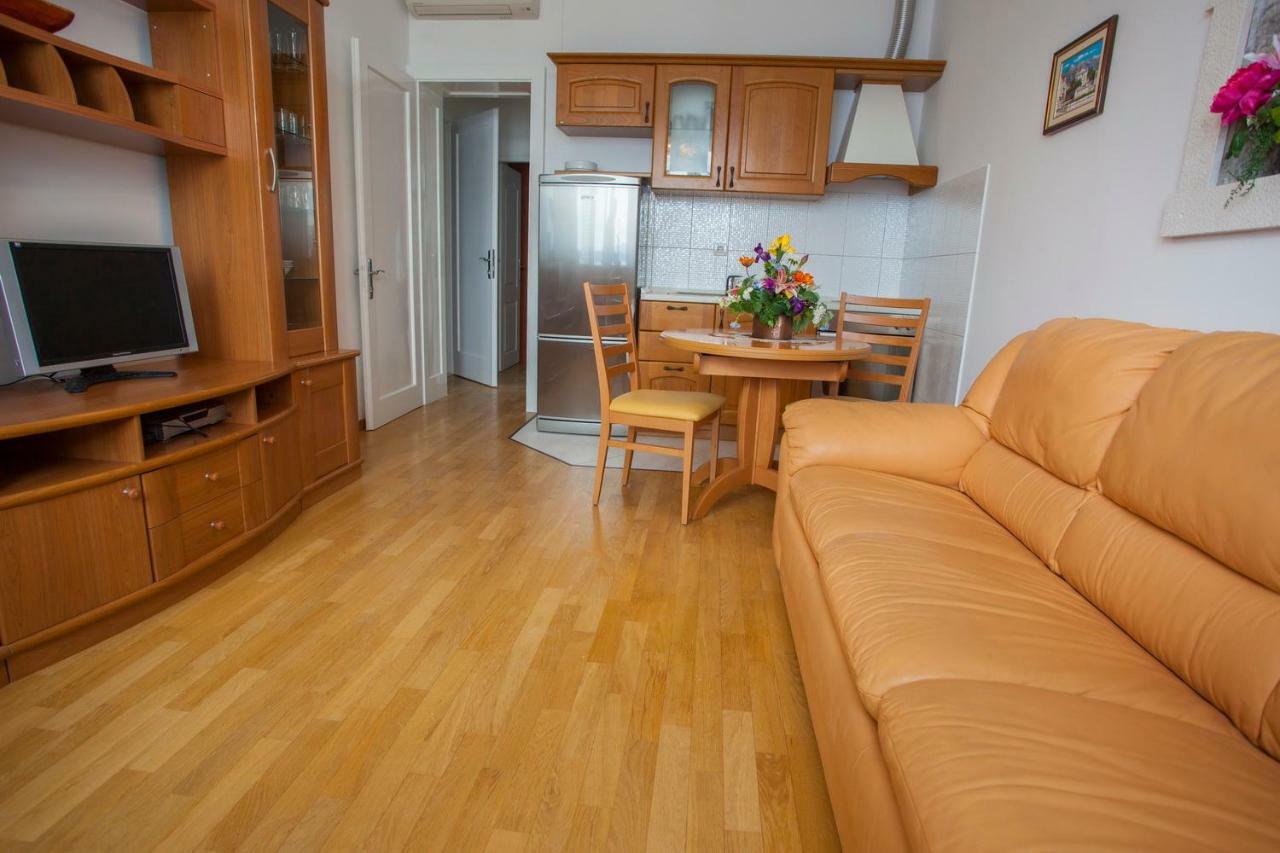 Apartments Vlado Podgora Exterior photo